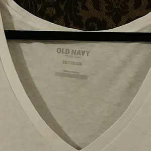 Old Navy plain white T